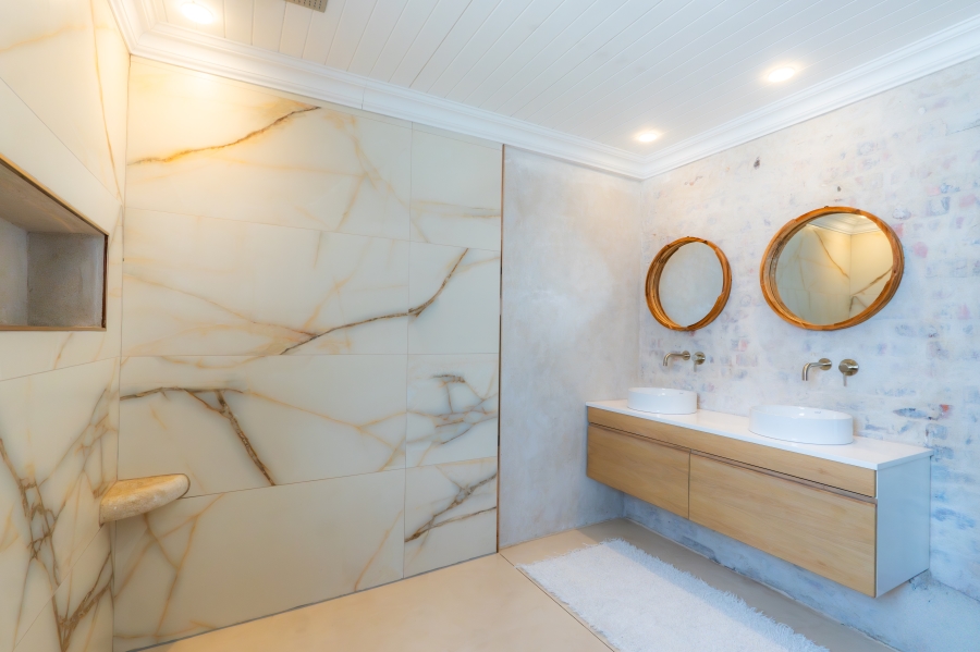 5 Bedroom Property for Sale in Van Riebeeckstrand Western Cape